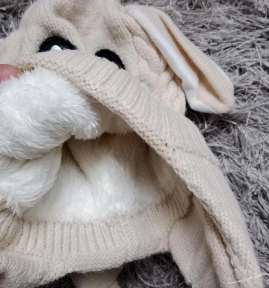 Veselá zimní čepice - vystřelovací uši