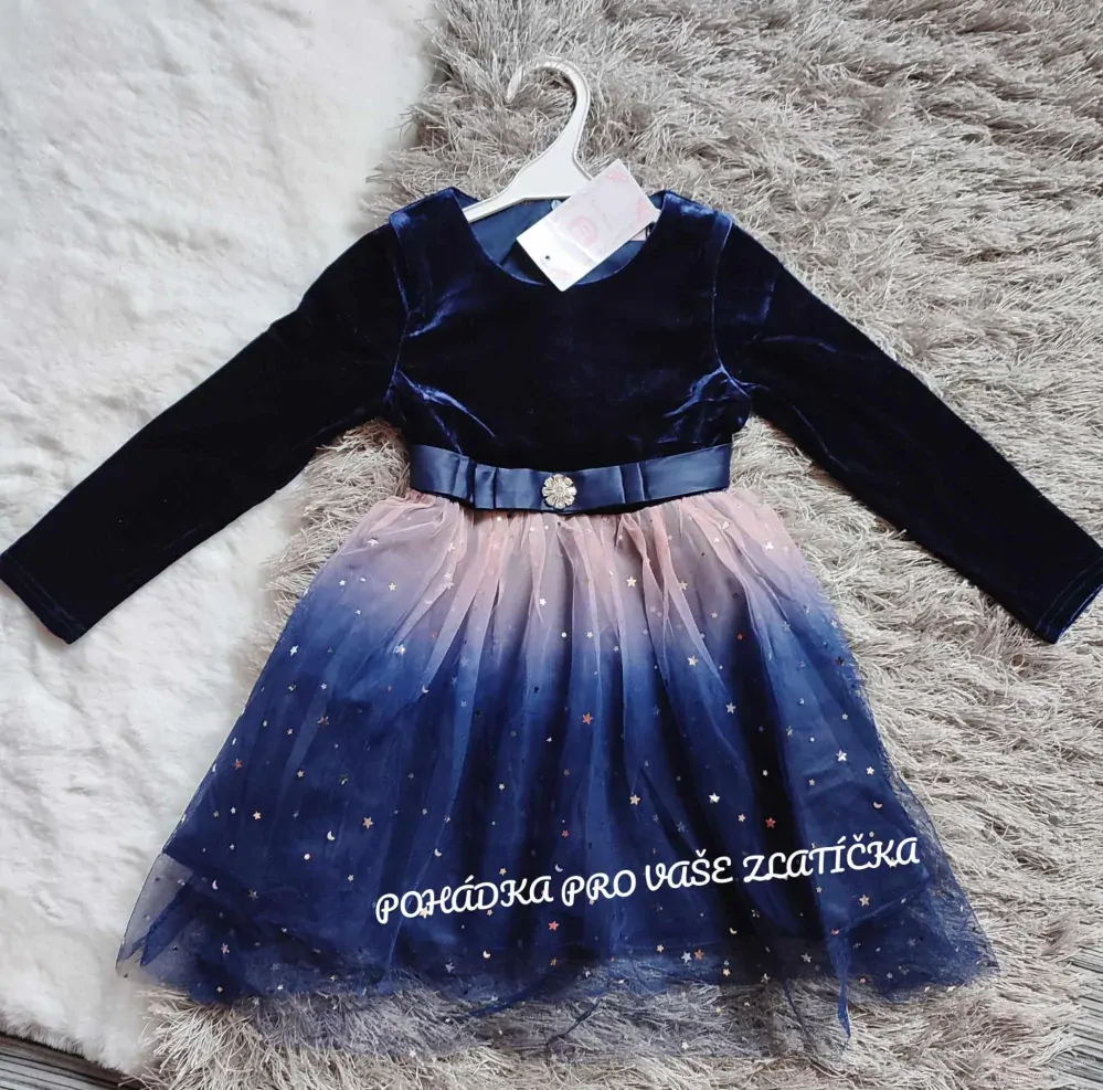 Dívčí sváteční šaty s dlouhým rukávem