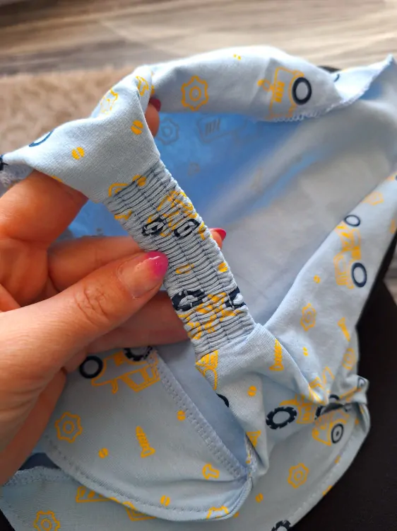 Dětský bavlněný šátek s kšiltem