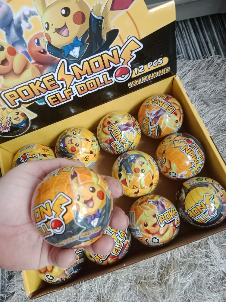 POKÉMON - KOULE S FIGURKOU A SAMOLEPKAMI