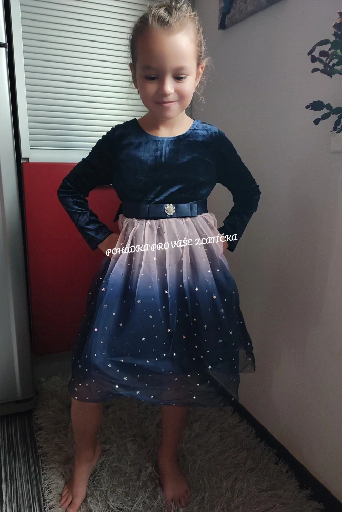 Dívčí sváteční šaty s dlouhým rukávem