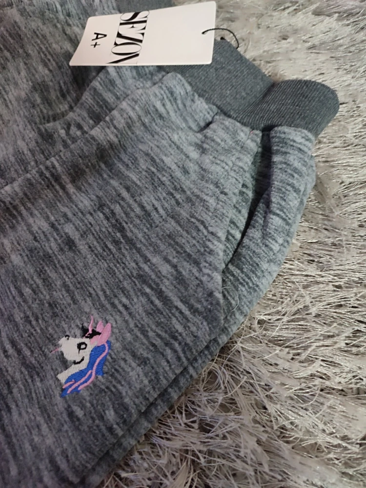 Dívčí teplé fleecové tepláky SEZON