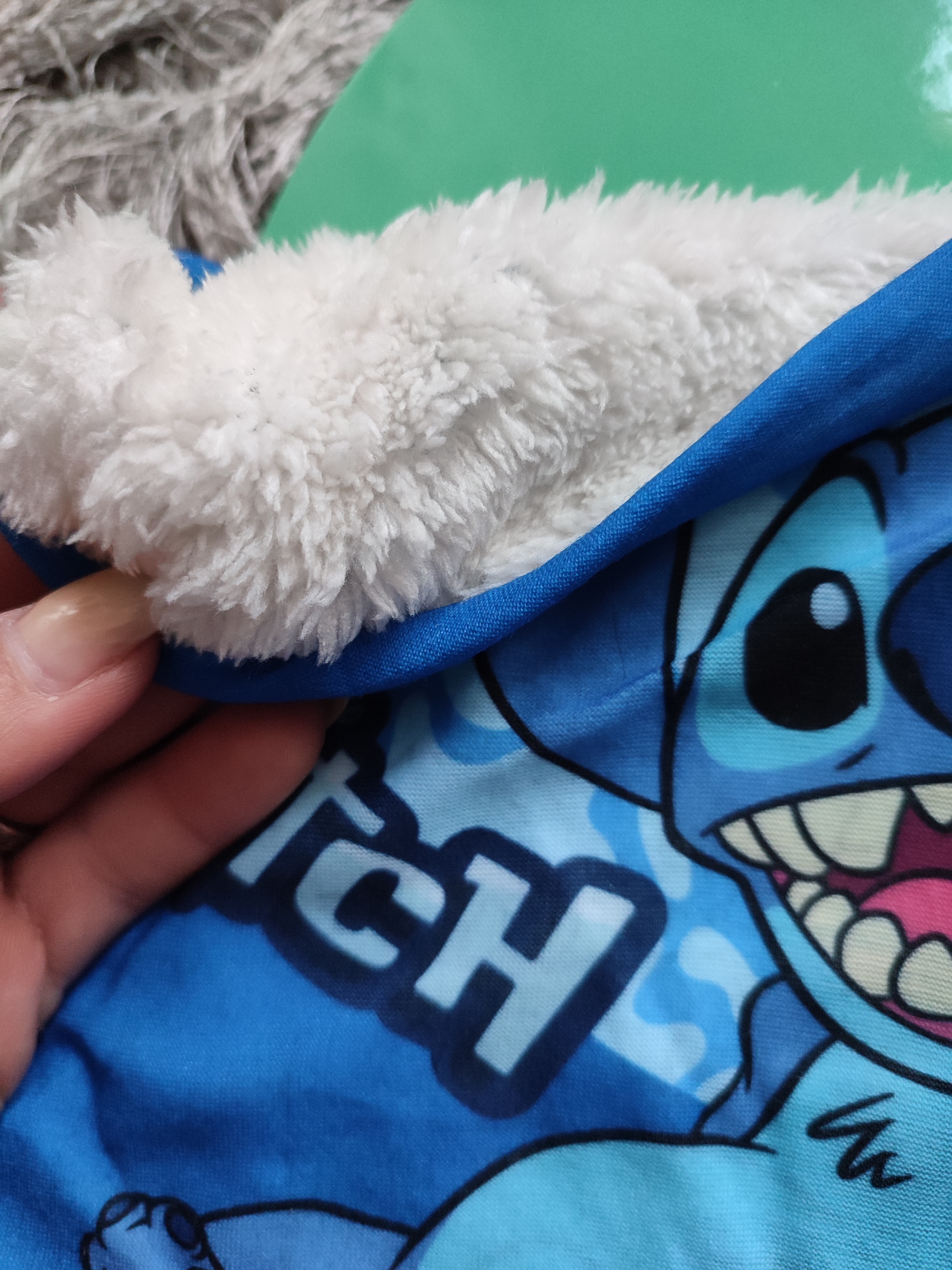 Zimní nákrčník STITCH