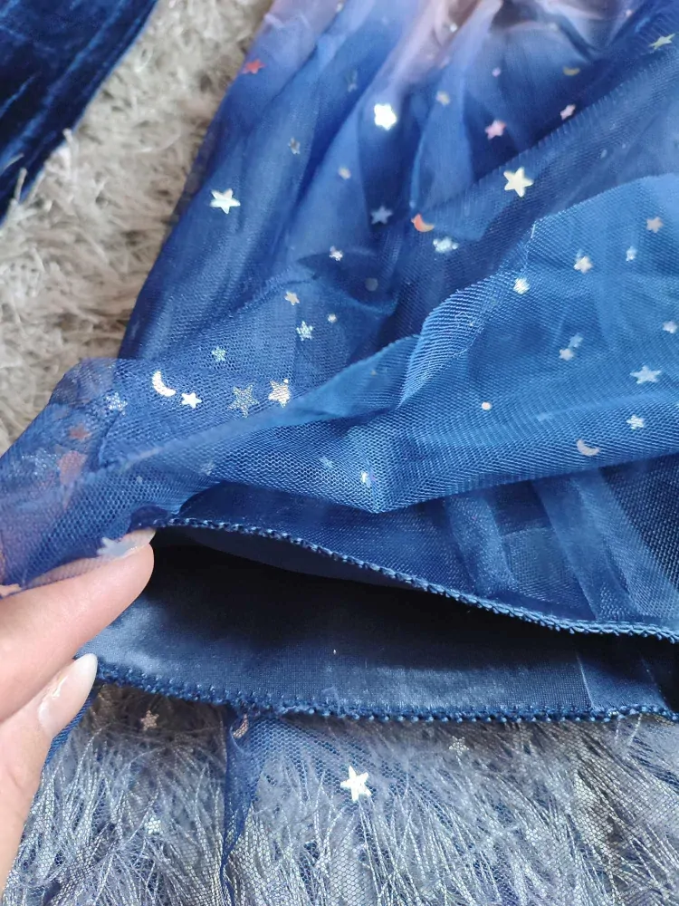 Dívčí sváteční šaty s dlouhým rukávem